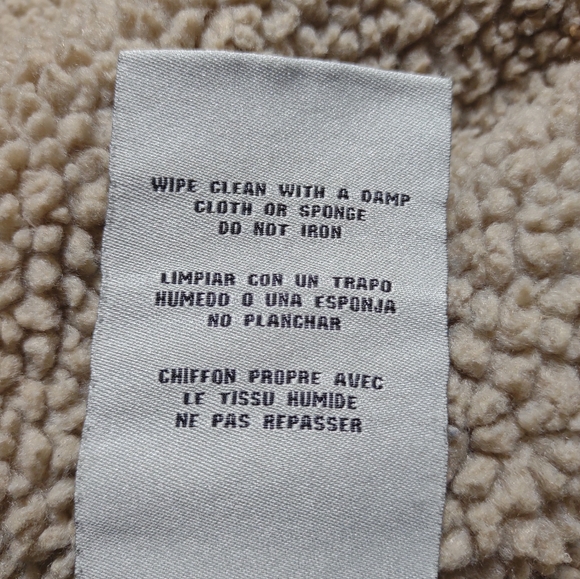 Levi's Faux Leather and Sherpa Bomber - Picture 9 of 9